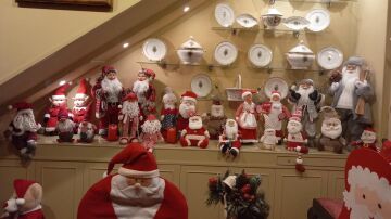 La casa de los 400 Pap&aacute;s Noel que se abre cada a&ntilde;o por una causa solidaria: "No imagin&eacute; repetirlo cada a&ntilde;o, pero la necesidad sigue ah&iacute;"