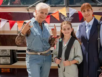 Arranca la premiere de la película 'Abuela Tremenda', la nueva comedia familiar de Atresmedia Cine Arranca la premiere de la película 'Abuela Tremenda', la nueva comedia familiar de Atresmedia Cine