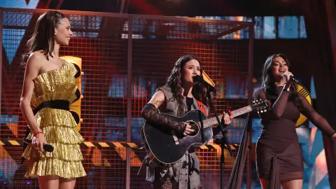 La actuación de Joaquina con las semifinalistas de Malú conquista al público La actuación de Joaquina con las semifinalistas de Malú conquista al público