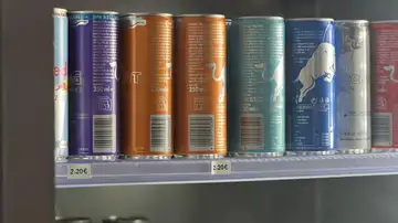 Imagen de archivo de bebidas energéticas. Imagen de archivo de bebidas energéticas.