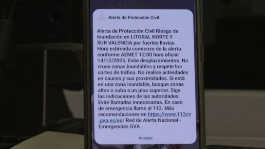 Emergencias env&iacute;a un mensaje Es-Alert a los m&oacute;viles por riesgo de inundaciones en Valencia y activa la alerta roja por lluvias