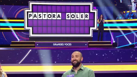 Concursante de La ruleta de la suerte noche Concursante de La ruleta de la suerte noche