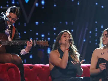 Chiara conmueve en La Voz con una versión espectacular de ‘Puzzle’ junto a Aroa y Antía Chiara conmueve en La Voz con una versión espectacular de ‘Puzzle’ junto a Aroa y Antía