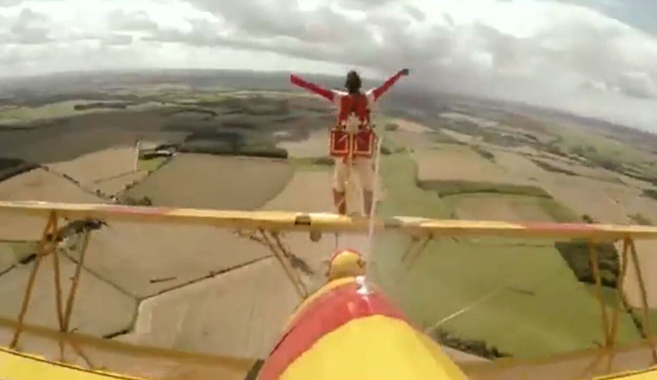 Ainhoa S&aacute;nchez haciendo una acrobacia