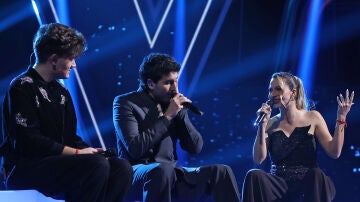 Complicidad y energía: Yatra canta con Oihan y Kimy ‘Pareja del año’ en un número inolvidable Complicidad y energía: Yatra canta con Oihan y Kimy ‘Pareja del año’ en un número inolvidable