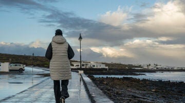 Imagen de precipitaciones en el pueblo de Arrieta, al norte de Lanzarote, el viernes. 