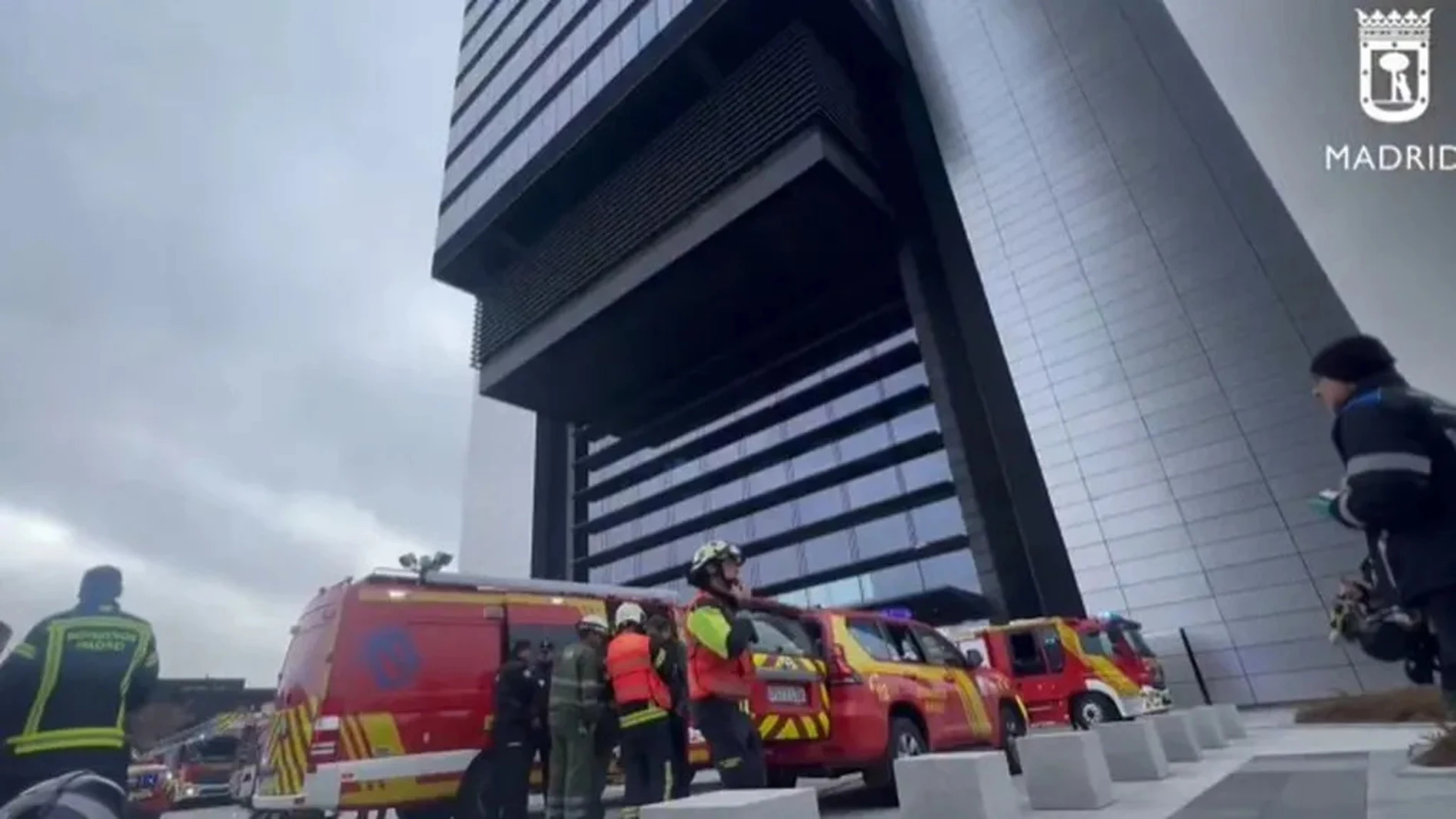 Los bomberos en la torre Foster Los bomberos en la torre Foster