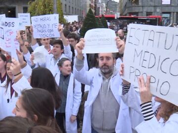 Sanitarios manifest&aacute;ndose por el Estatuto Marco 