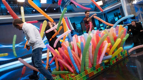 Una orquesta con globos: Marron sorprende a Mal&uacute; con un ins&oacute;lito experimento musical en El Hormiguero