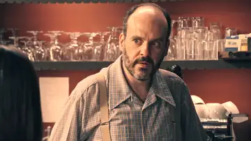 Luz insiste a Gaspar para que se haga un chequeo tras sus continuos despistes, pero él se resiste Luz insiste a Gaspar para que se haga un chequeo tras sus continuos despistes, pero él se resiste