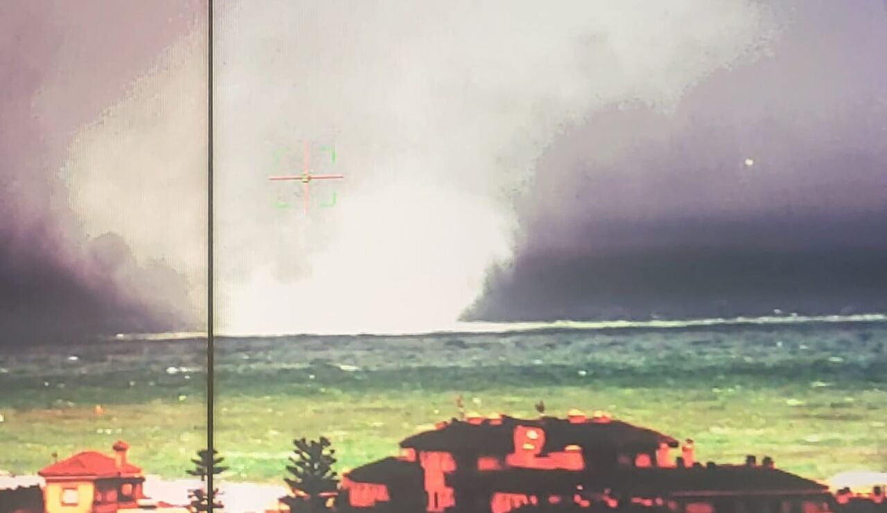 La manga marina que ha impactado en localidad de Rota