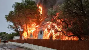 Imagen del camping ardiendo Imagen del camping ardiendo