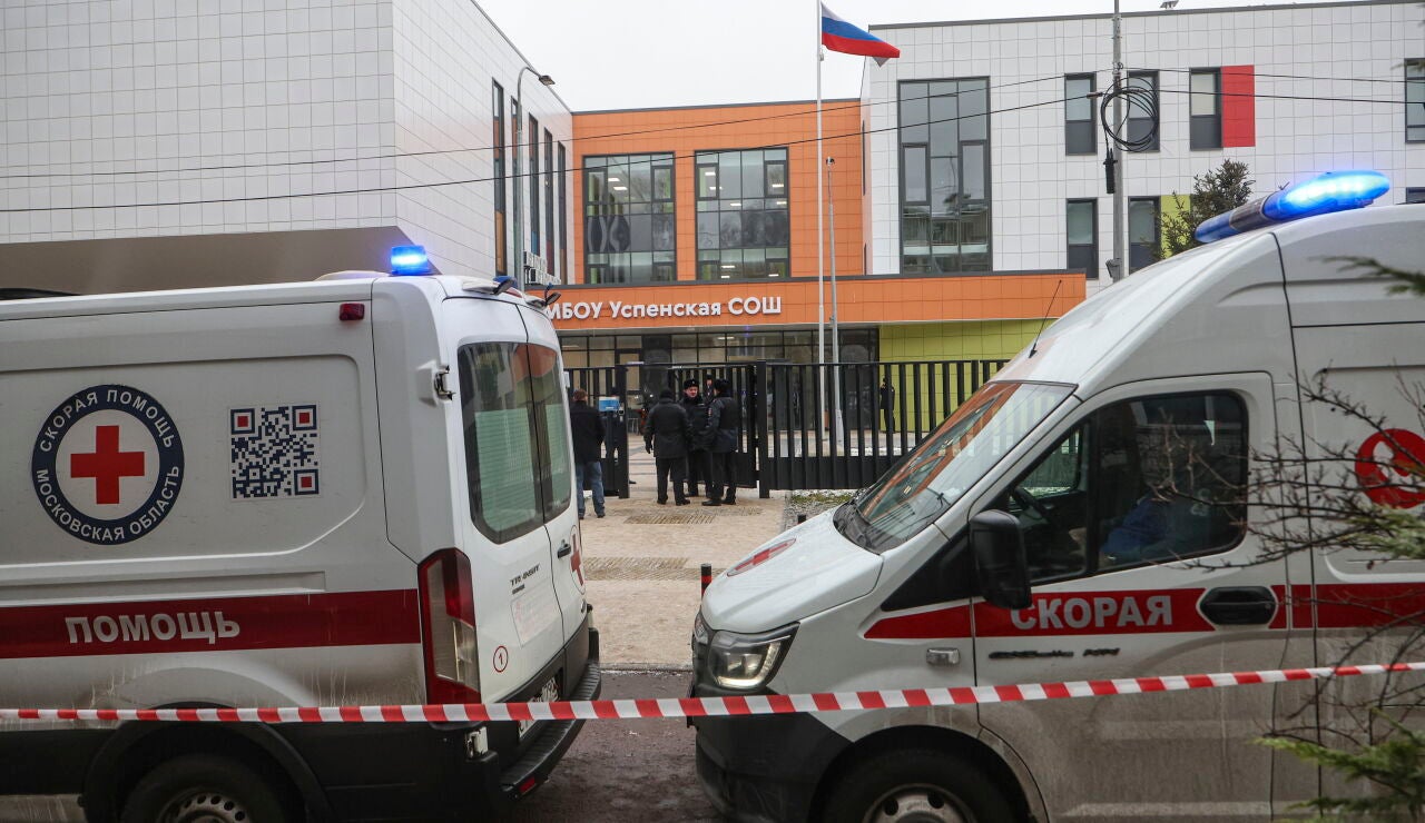 Ambulancias en la Escuela Uspenskaya en el Distrito de Odintsovo