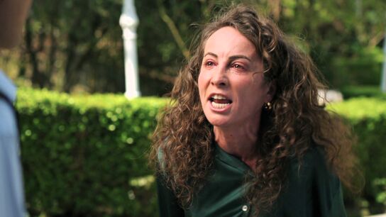 &ldquo;Solo eres fuerte con nosotras&rdquo;: Esme explota contra Kazim y lo abofetea antes de derrumbarse en sus brazos