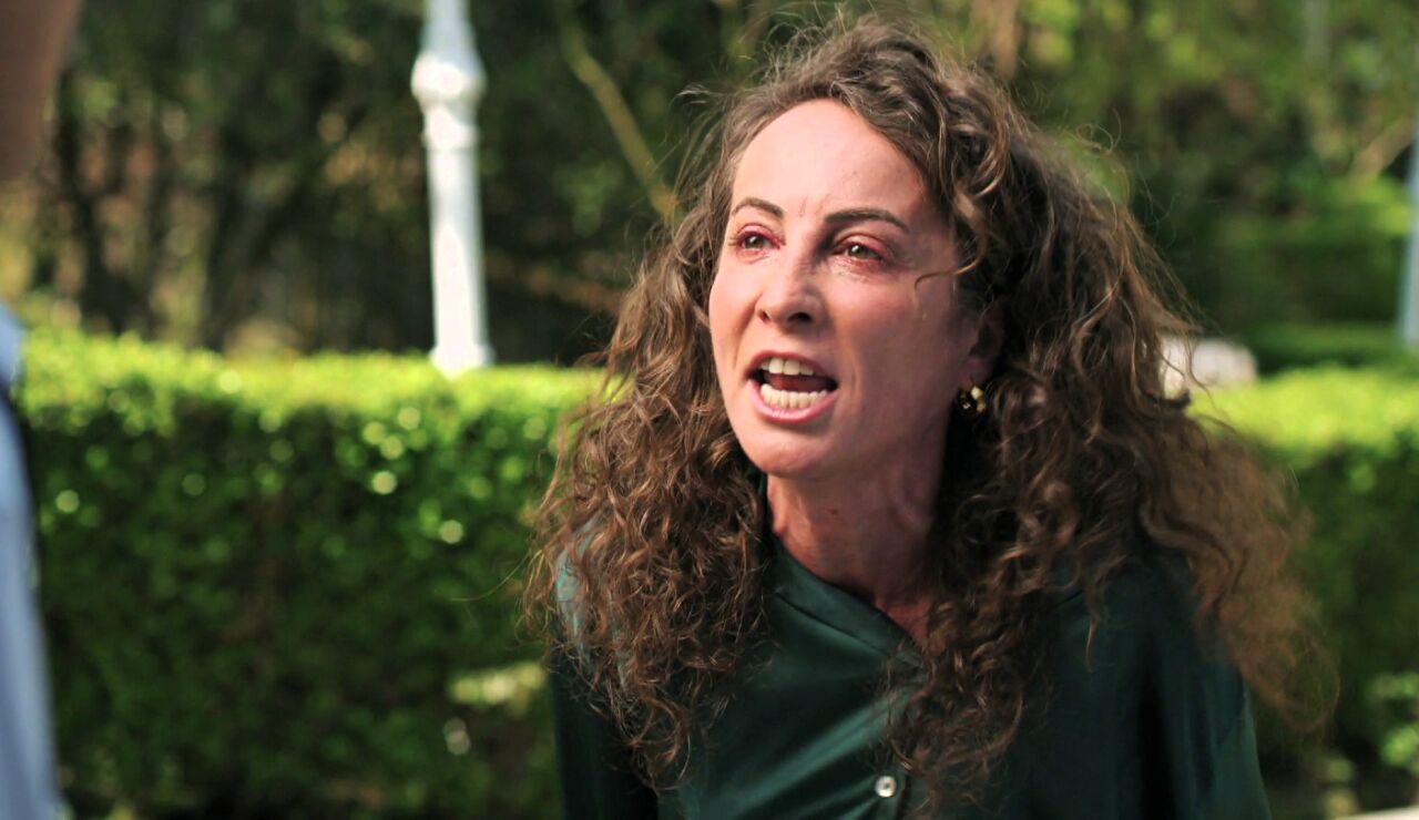 &ldquo;Solo eres fuerte con nosotras&rdquo;: Esme explota contra Kazim y lo abofetea antes de derrumbarse en sus brazos