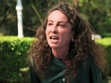 &ldquo;Solo eres fuerte con nosotras&rdquo;: Esme explota contra Kazim y lo abofetea antes de derrumbarse en sus brazos
