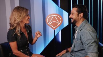 "¡Qué bien lo estás haciendo!": Paula Prendes y Antonio Velázquez ponen a prueba su conexión mental en un divertido juego "¡Qué bien lo estás haciendo!": Paula Prendes y Antonio Velázquez ponen a prueba su conexión mental en un divertido juego