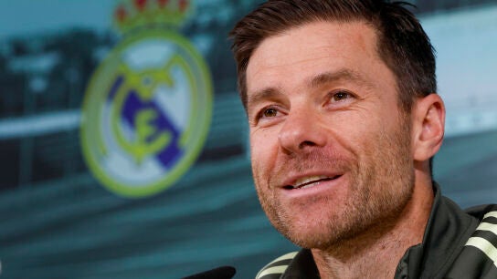 El entrenador Xabi Alonso en rueda de prensa