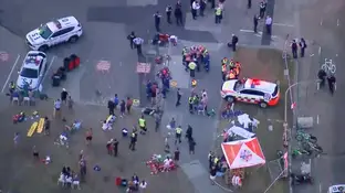 Vista aérea del personal de emergencia trabajando en la escena de un tiroteo en Bondi Beach en Sídney Vista aérea del personal de emergencia trabajando en la escena de un tiroteo en Bondi Beach en Sídney