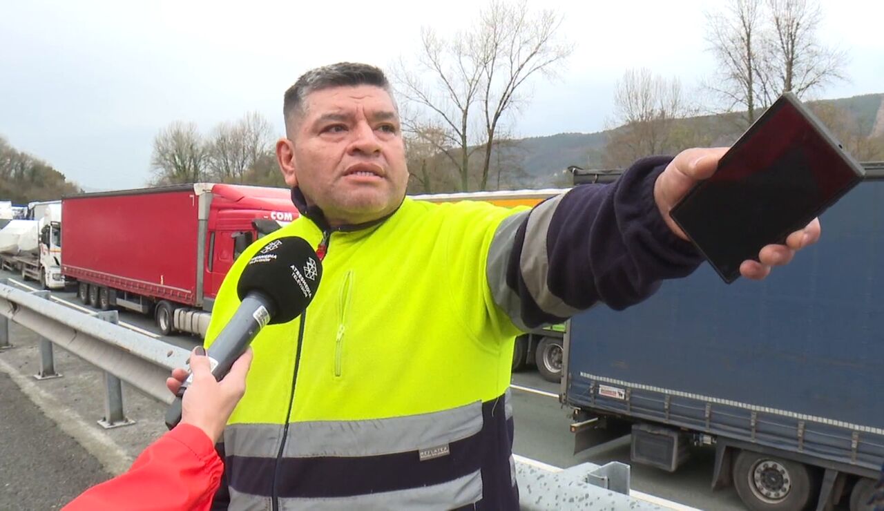 La frontera se ha cerrado a camiones ante los cortes provocados por los ganaderos galos