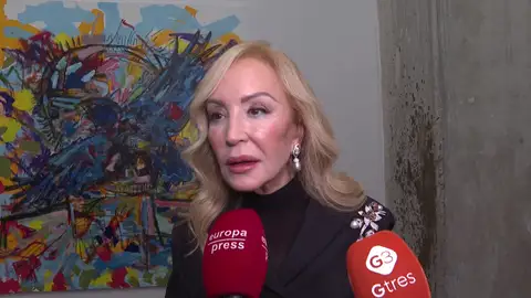 Carmen Lomana contestando a la prensa Carmen Lomana contestando a la prensa