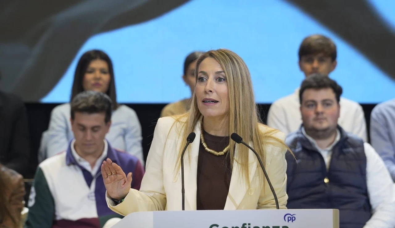María Guardiola en un meeting