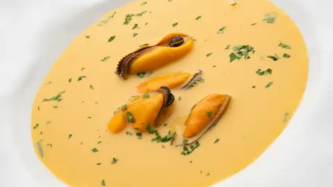 Crema de mejillones al azafrán Crema de mejillones al azafrán