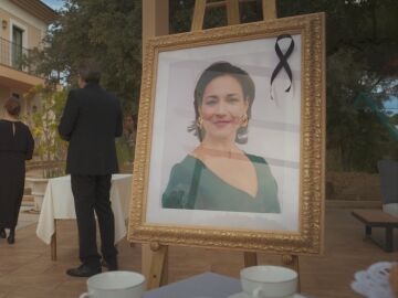 Funeral de M&oacute;nica