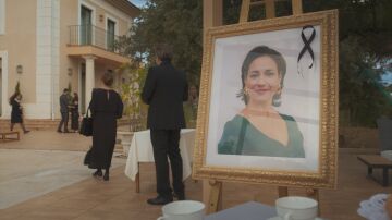 Funeral de M&oacute;nica