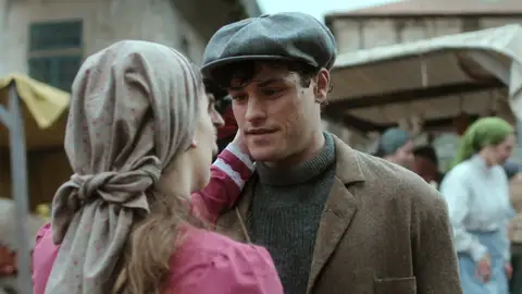 ¡Celso sale de la cárcel! El marinero se reencuentra con Clara un año después ¡Celso sale de la cárcel! El marinero se reencuentra con Clara un año después