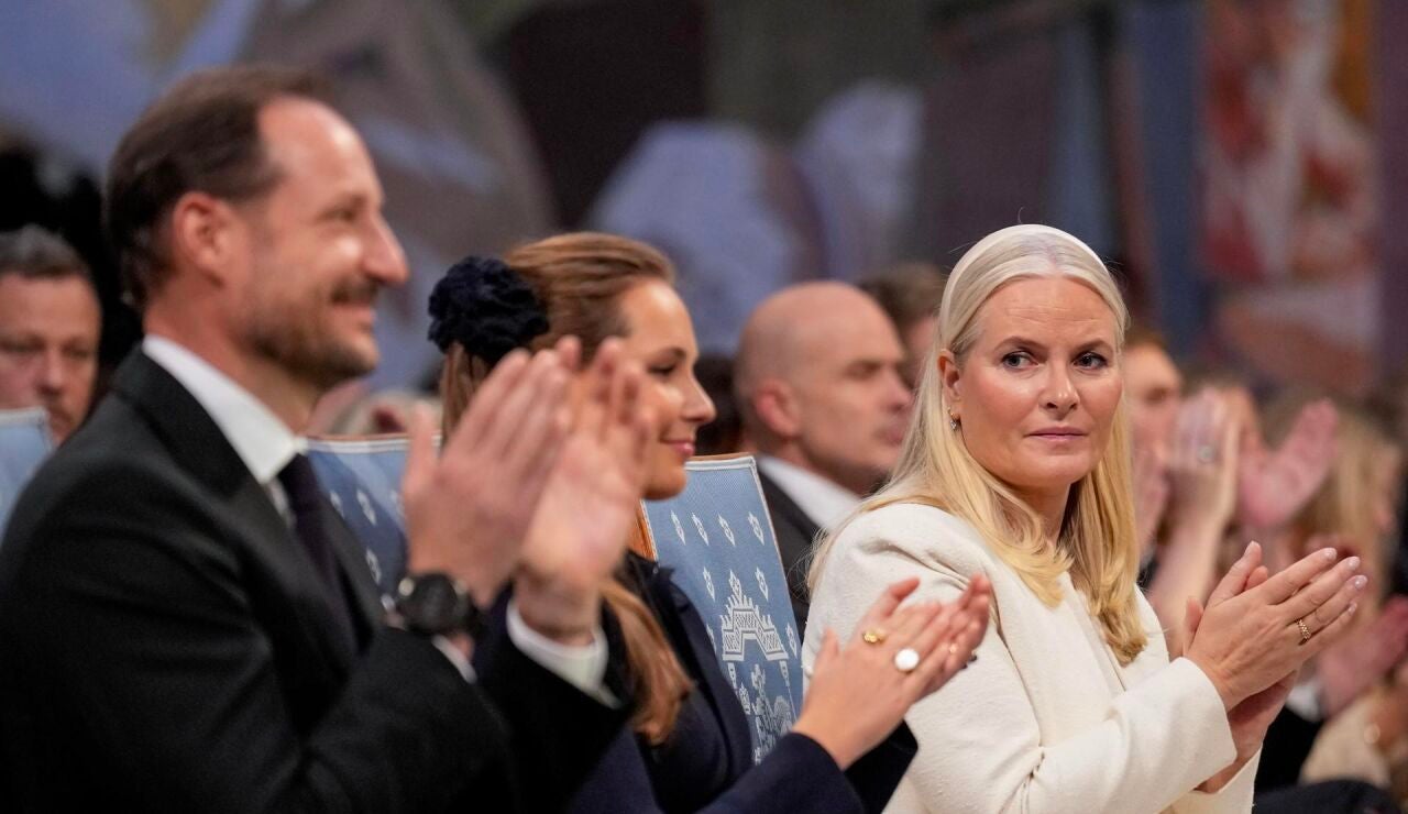 La princesa heredera de Noreuga Mette-Marit, junto a su marido