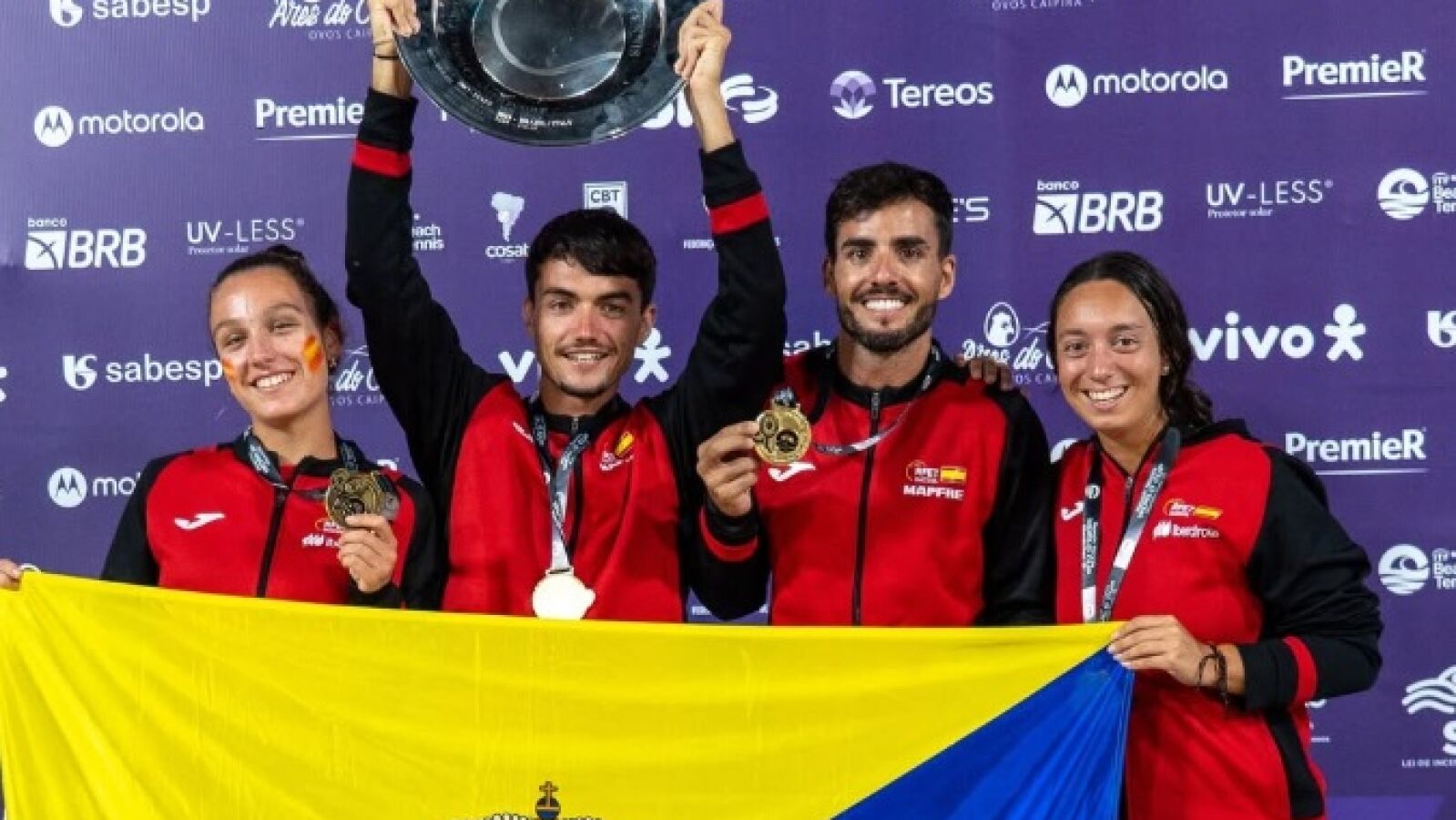 España, campeona del mundo de tenis playa en Brasil: 