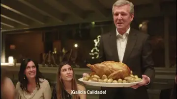 Una cena para Galicia, sin chistorras: así felicita la Navidad el PP gallego Una cena para Galicia, sin chistorras: así felicita la Navidad el PP gallego