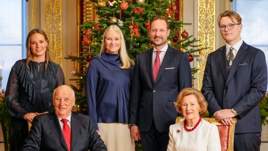 El rey Harald, la reina Sonja, el pr&iacute;ncipe Haakon, la princesa Princess Mette-Marit, la princesa Ingrid Alexandra y el pr&iacute;ncipe Sverre Magnu