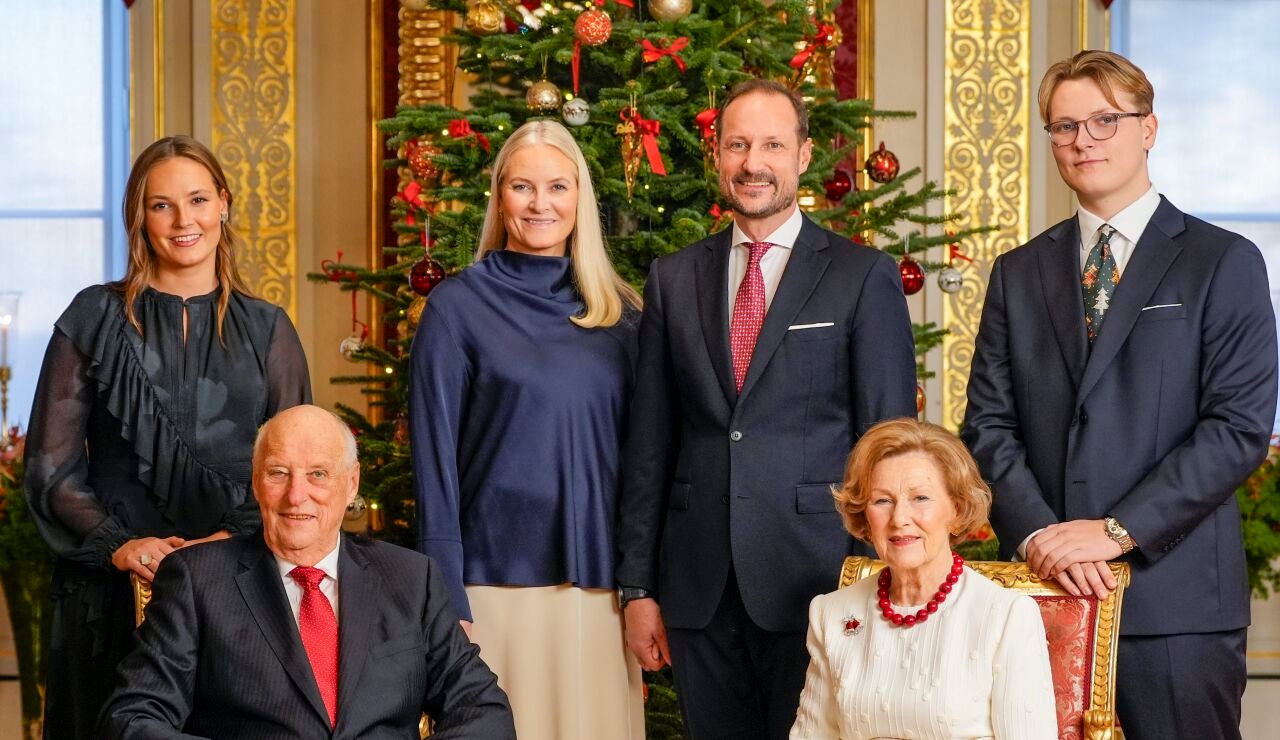 El rey Harald, la reina Sonja, el pr&iacute;ncipe Haakon, la princesa Princess Mette-Marit, la princesa Ingrid Alexandra y el pr&iacute;ncipe Sverre Magnu