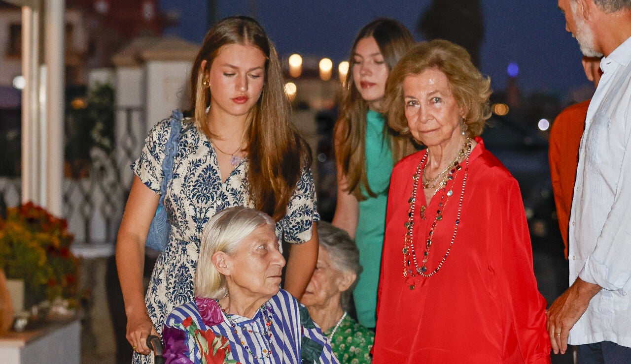 Imagen de la princesa Leonor, la reina Sof&iacute;a y la princesa Tatiana Radziwill 