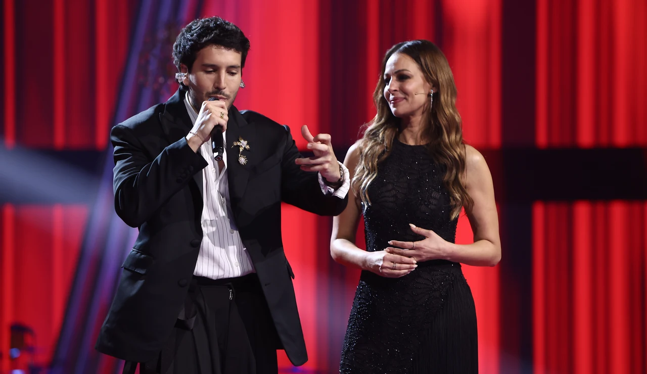 Sebastián Yatra y Eva González