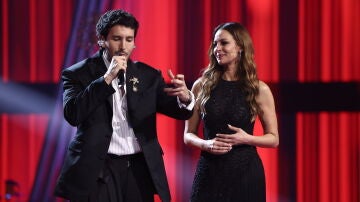 Sebasti&aacute;n Yatra y Eva Gonz&aacute;lez