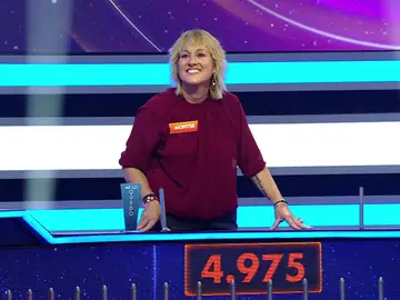 Montse, concursante de La ruleta de la suerte noche Montse, concursante de La ruleta de la suerte noche