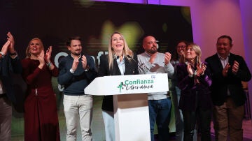 Mar&iacute;a Guardiola celebra su triunfo en las elecciones de Extremadura 2025