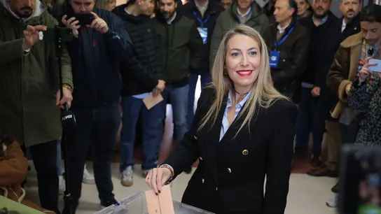 Guardiola votando Guardiola votando