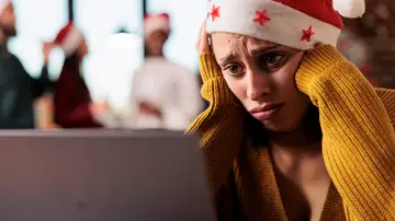 Mujer cansada de la Navidad Mujer cansada de la Navidad