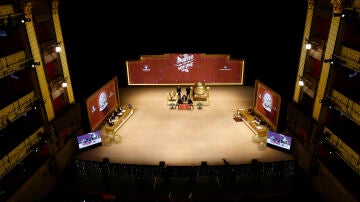 Escenario del Teatro Real donde ha tenido lugar el sorteo de la Loter&iacute;a de Navidad