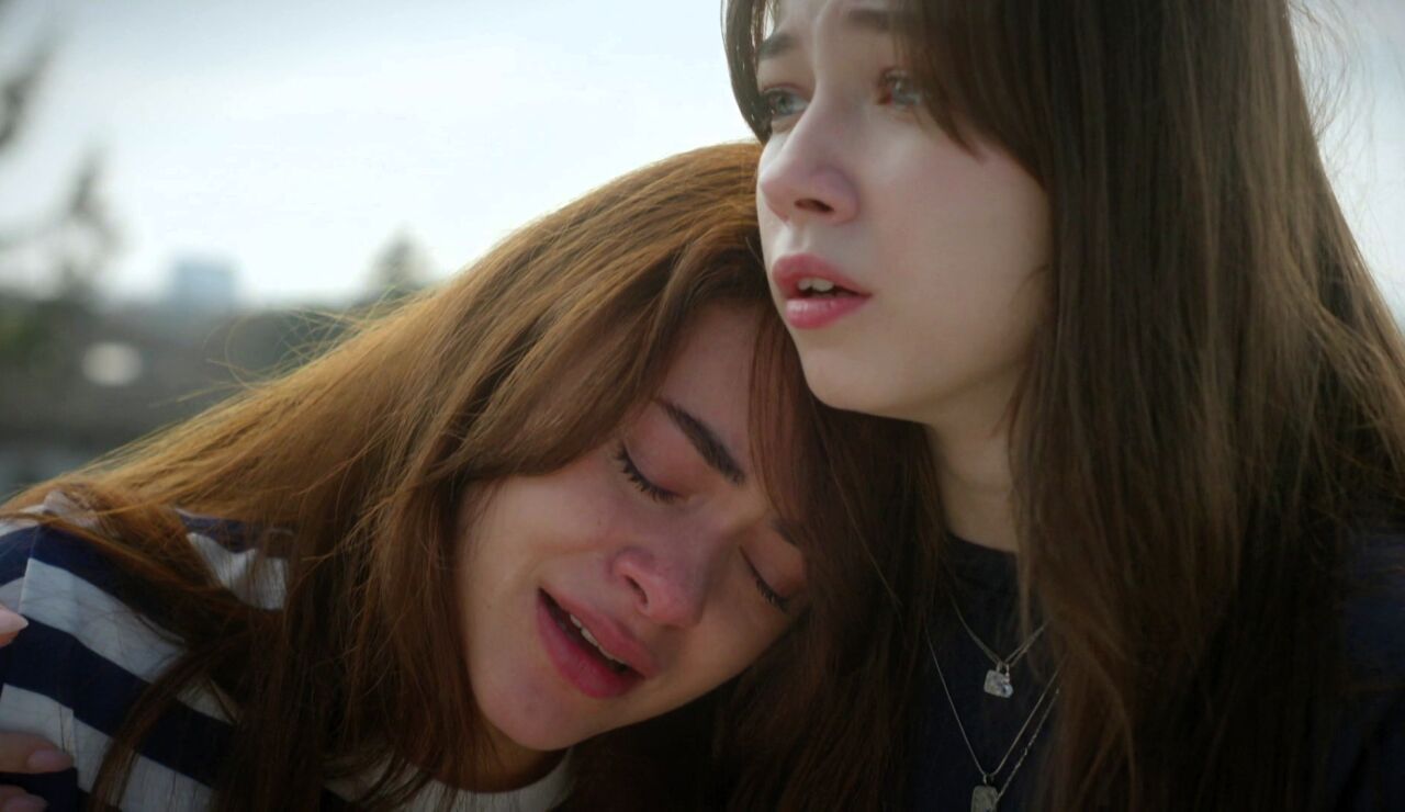 Parla despierta sin recuerdos y la chantajean con fotos &iacute;ntimas tras una noche fat&iacute;dica