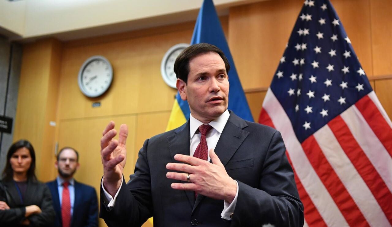 EEUU restringe el visado a cinco personas por formar parte de un "complejo industrial de censura global"