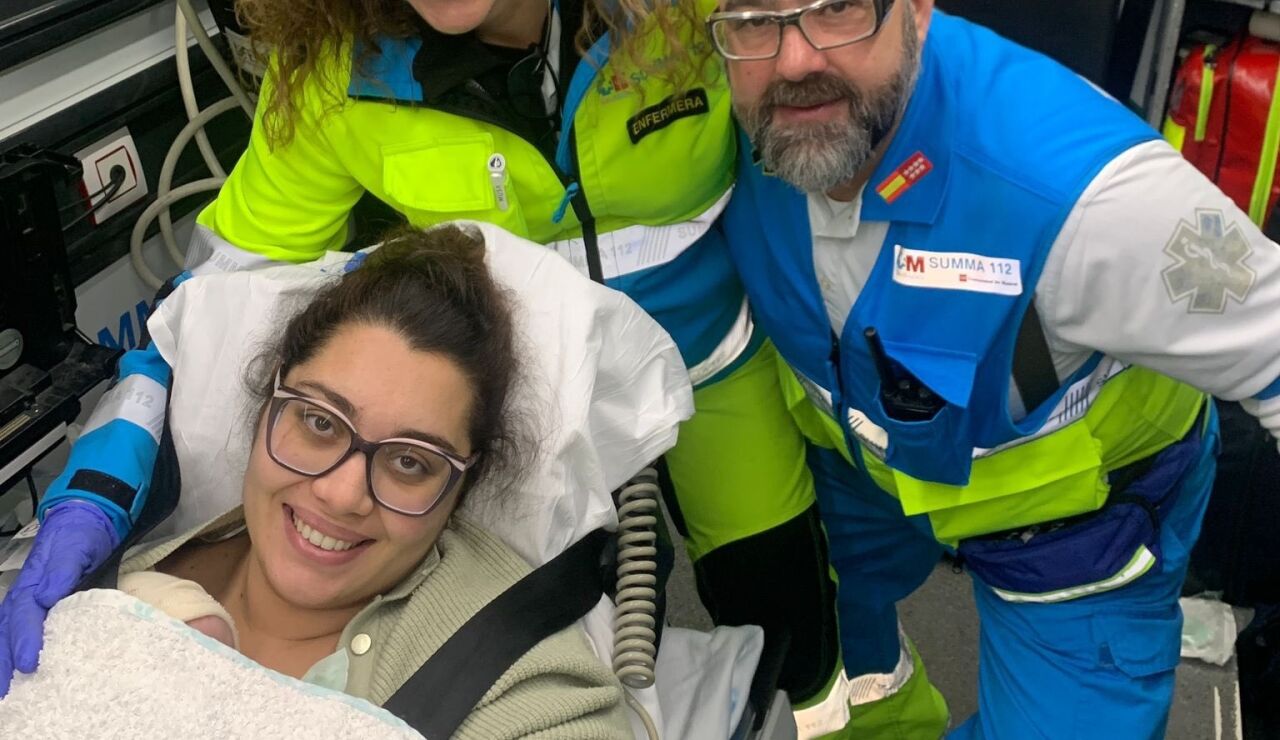 Una mujer da a luz en su casa con la ayuda de una vecina en Alcal&aacute; de Henares, Madrid