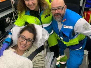 Una mujer da a luz en su casa con la ayuda de una vecina en Alcal&aacute; de Henares, Madrid