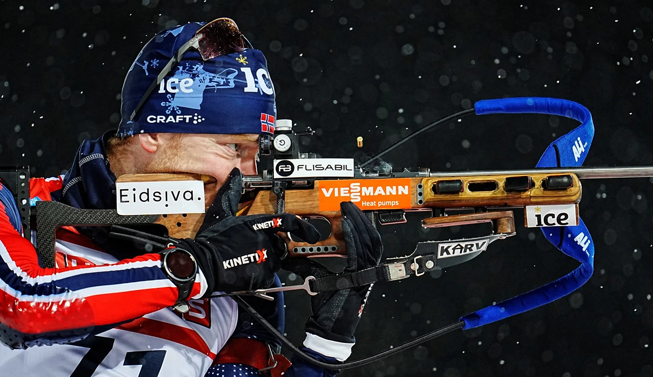 El biatleta noruego Sivert Guttorm Bakken en plena competición