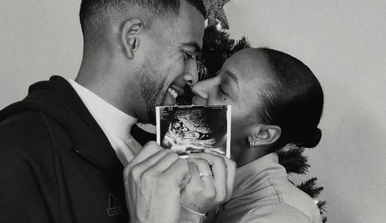 Ana Peleteiro junto a su pareja Benjamin Compaoré