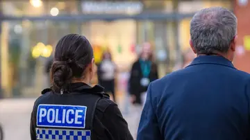 ¿Quién es el Pelicot Británico? El exconcejal británico acusado de drogar a su mujer para que otros la violaran ¿Quién es el Pelicot Británico? El exconcejal británico acusado de drogar a su mujer para que otros la violaran